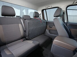 Volkswagen Amarok (I поколение, 2010 - 2016 г.в.): Задний ряд со сложенной подушкой