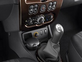 Renault Duster 2.0 4x4 AT Expression: салон