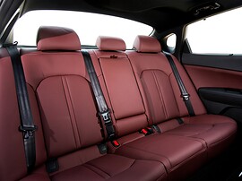 KIA Optima седан 2.0 AT Luxe: салон