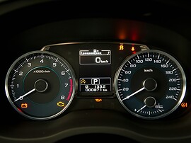 Subaru XV 2.0 AT FG: приборная панель