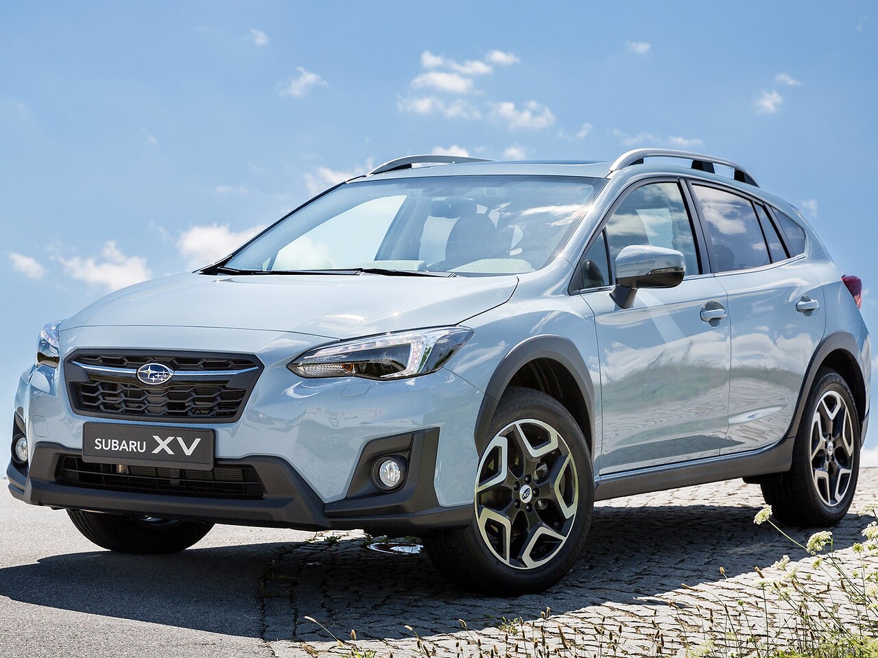 Subaru XV (V поколение, 2017 - 2021 г.в.): вид спереди сбоку