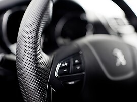 Peugeot 4008 2.0 AT Allure: руль