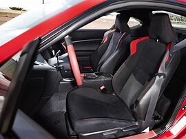 Toyota GT 86 купе (I поколение, 2012 - 2016 г.в.): сиденья