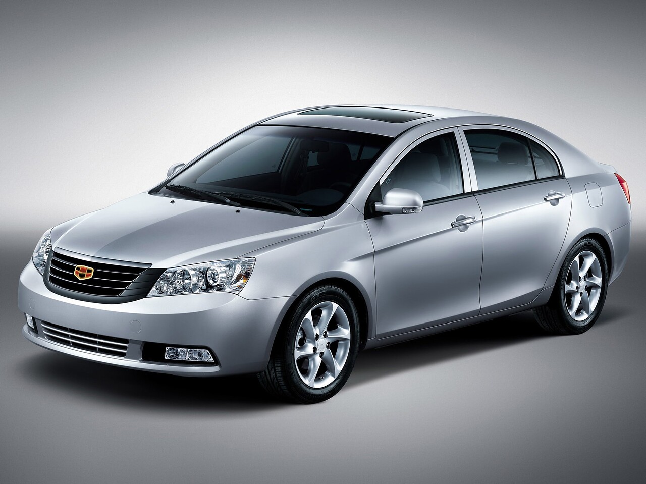 Geely Emgrand седан 1.8 MT Luxury: вид спереди сбоку