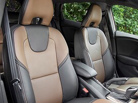 Volvo V40 Cross Country (II поколение рестайлинг, 2016 - 2019 г.в.): салон