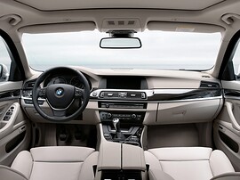 BMW 5-я серия универсал 2.0 AT 528i xDrive: салон, руль и приборная панель