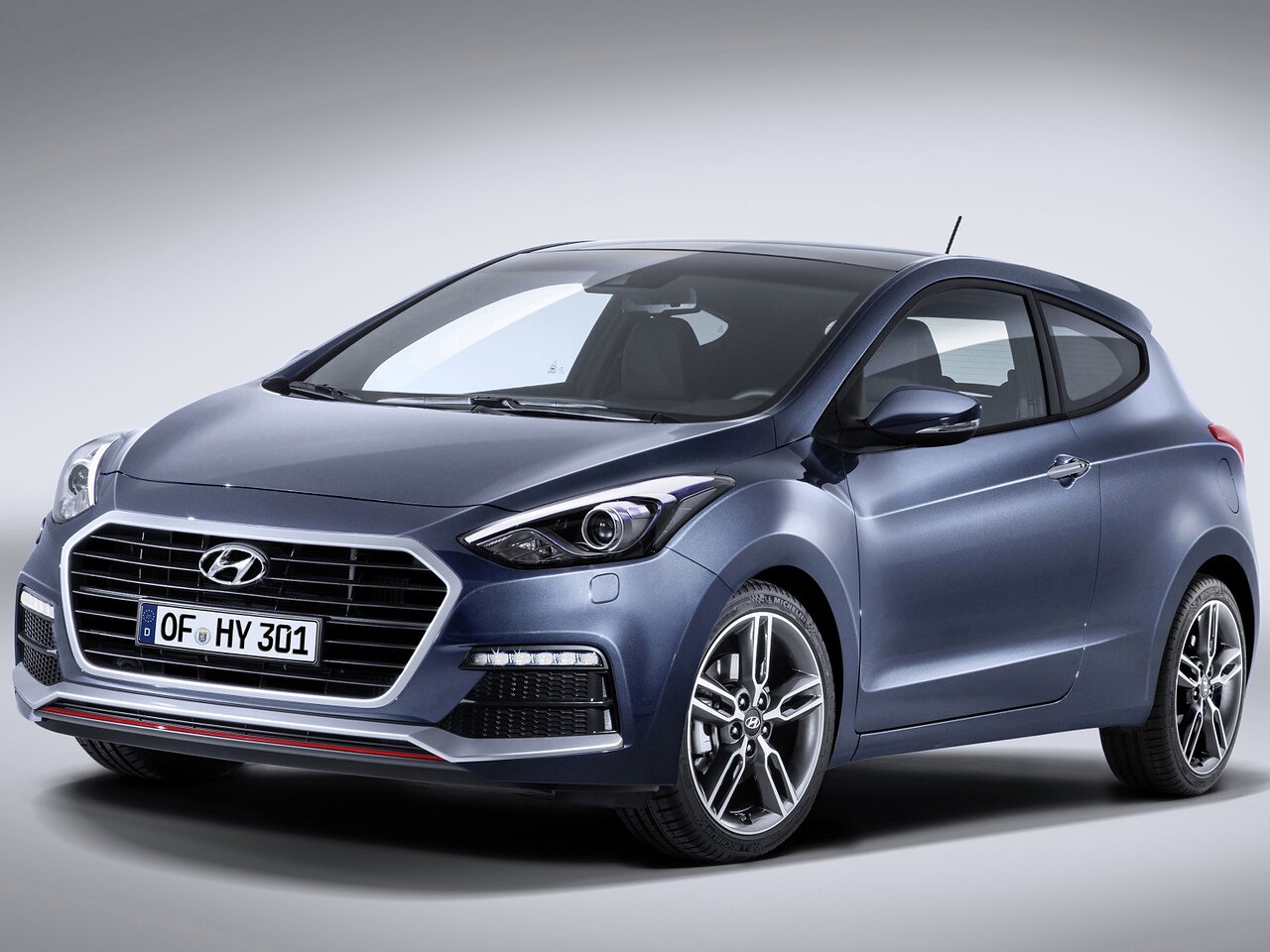 Hyundai i30 хэтчбек 3-дв. 1.4 MT Start: вид спереди сбоку