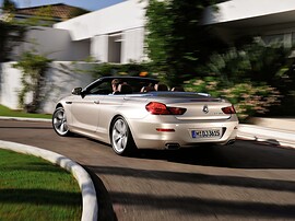 BMW 6-я серия кабриолет (F13, 2010 - 2015 г.в.): вид спереди сбоку в движении
