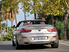 BMW 6-я серия кабриолет (F13, 2010 - 2015 г.в.): вид сзади в движении