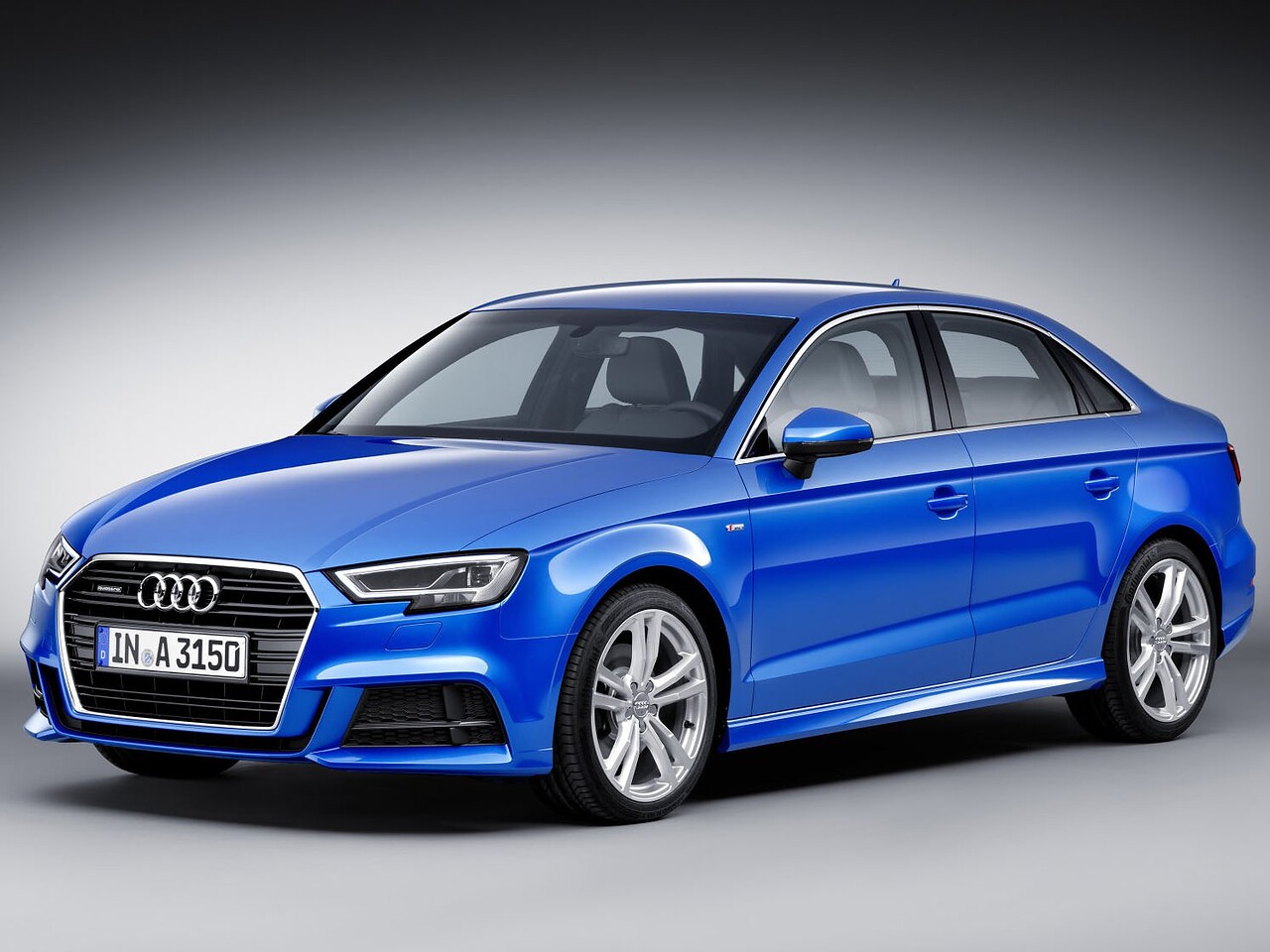 Audi A3 седан 2.0 TFSI quattro AT: вид спереди сбоку