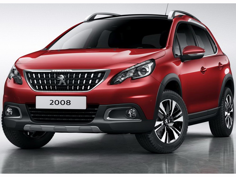 Peugeot 2008 (I поколение рестайлинг, 2016 - 2019 г.в.): вид спереди сбоку