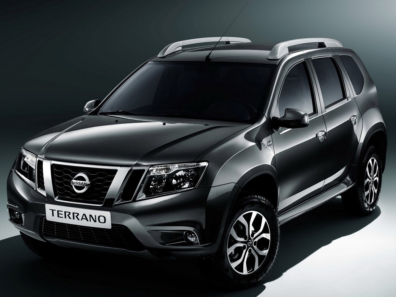 Nissan Terrano  (III поколение, 2014 - 2022 г.в.): вид спереди сбоку
