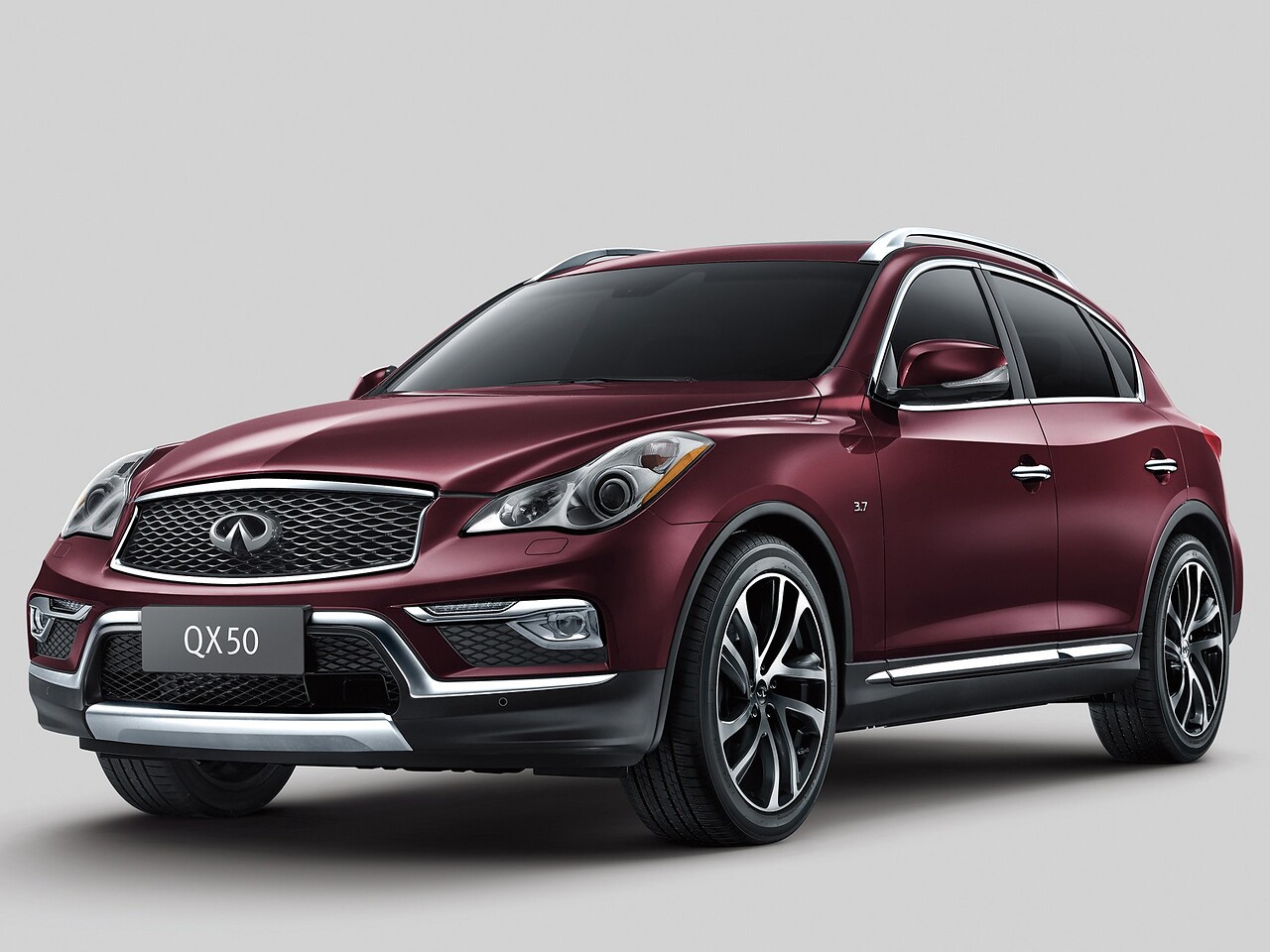 Infiniti QX50 (I поколение рестайлинг, 2016 - 2018 г.в.): вид спереди сбоку