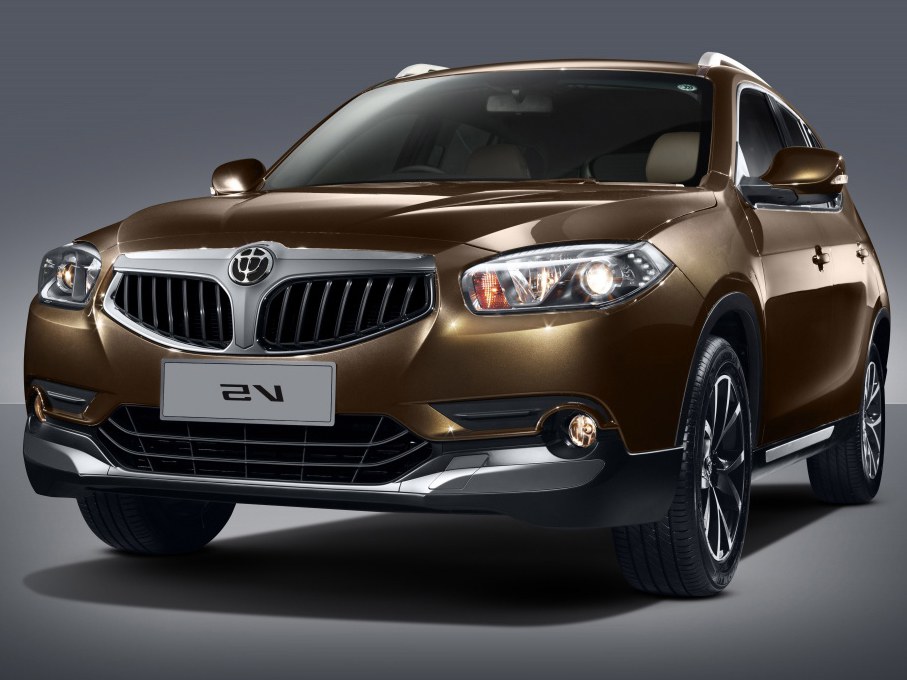 Brilliance V5 (I поколение рестайлинг, 2017 - 2020 г.в.): вид спереди сбоку