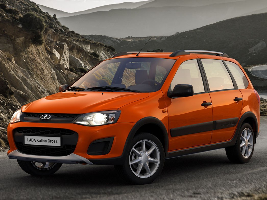 ВАЗ (Lada) Kalina Cross 1.6 (106 л.с.) AT Comfort Black line (21947-51-XY4): вид спереди сбоку в горах