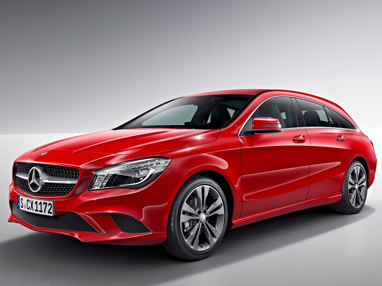 Mercedes-Benz CLA-Класс универсал (X117, 2015 - 2019 г.в.): вид спереди сбоку