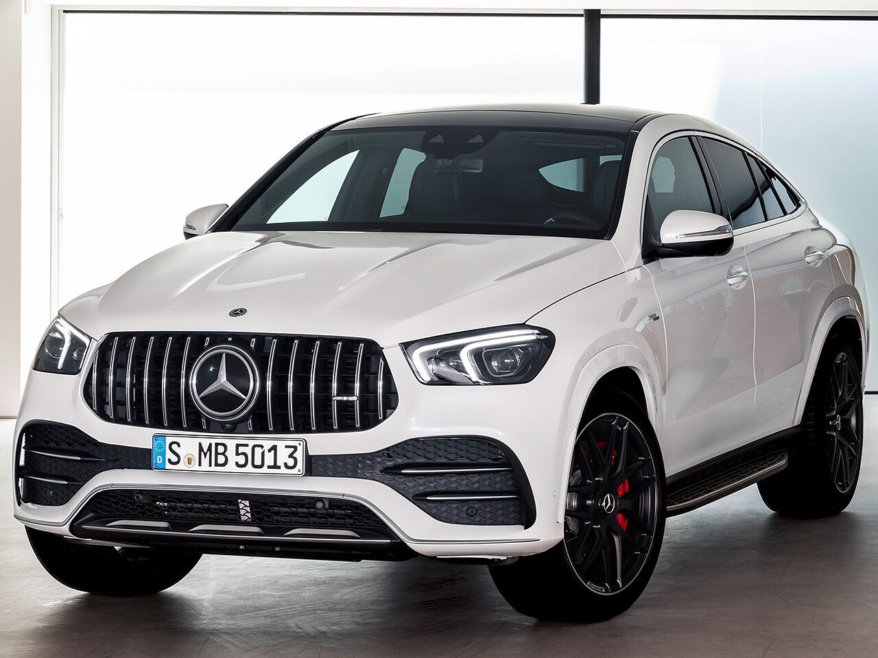 Mercedes-Benz GLE-Класс купе 2.9 4MATIC AT Базовая (GLE 400d): вид спереди сбоку