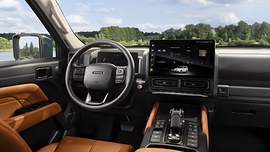 Haval H9: салон, торпедо и руль