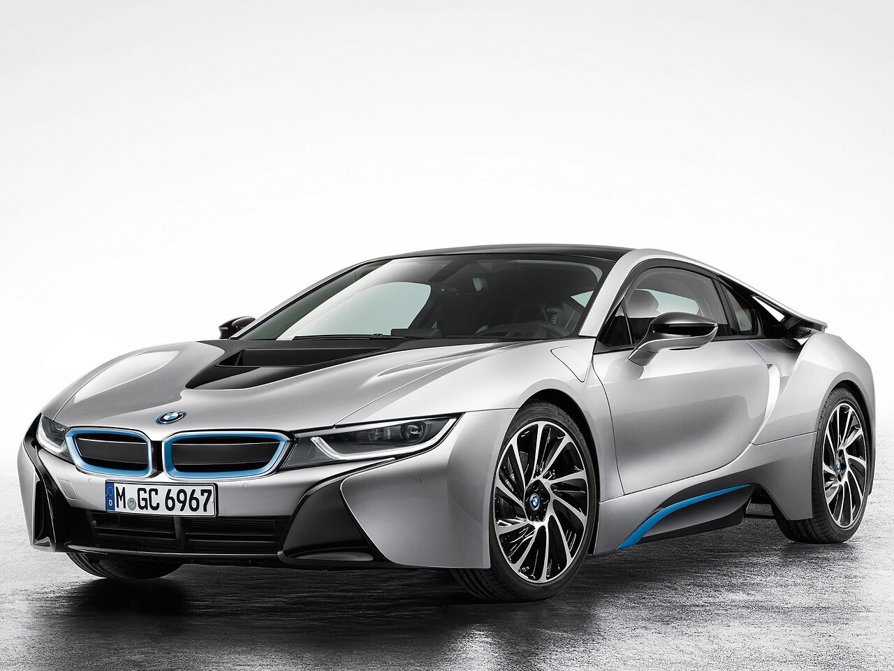 BMW i8 (I поколение, 2014 - 2017 г.в.): вид спереди сбоку