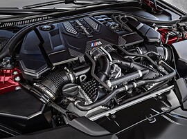 BMW M5 седан (F90, 2017 - 2020 г.в.): Моторный отсек под капотом