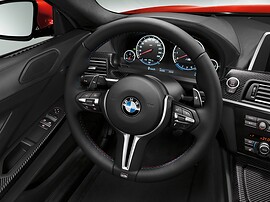 BMW M6 купе 4.4 AT: Рулевое колесо и приборная панель