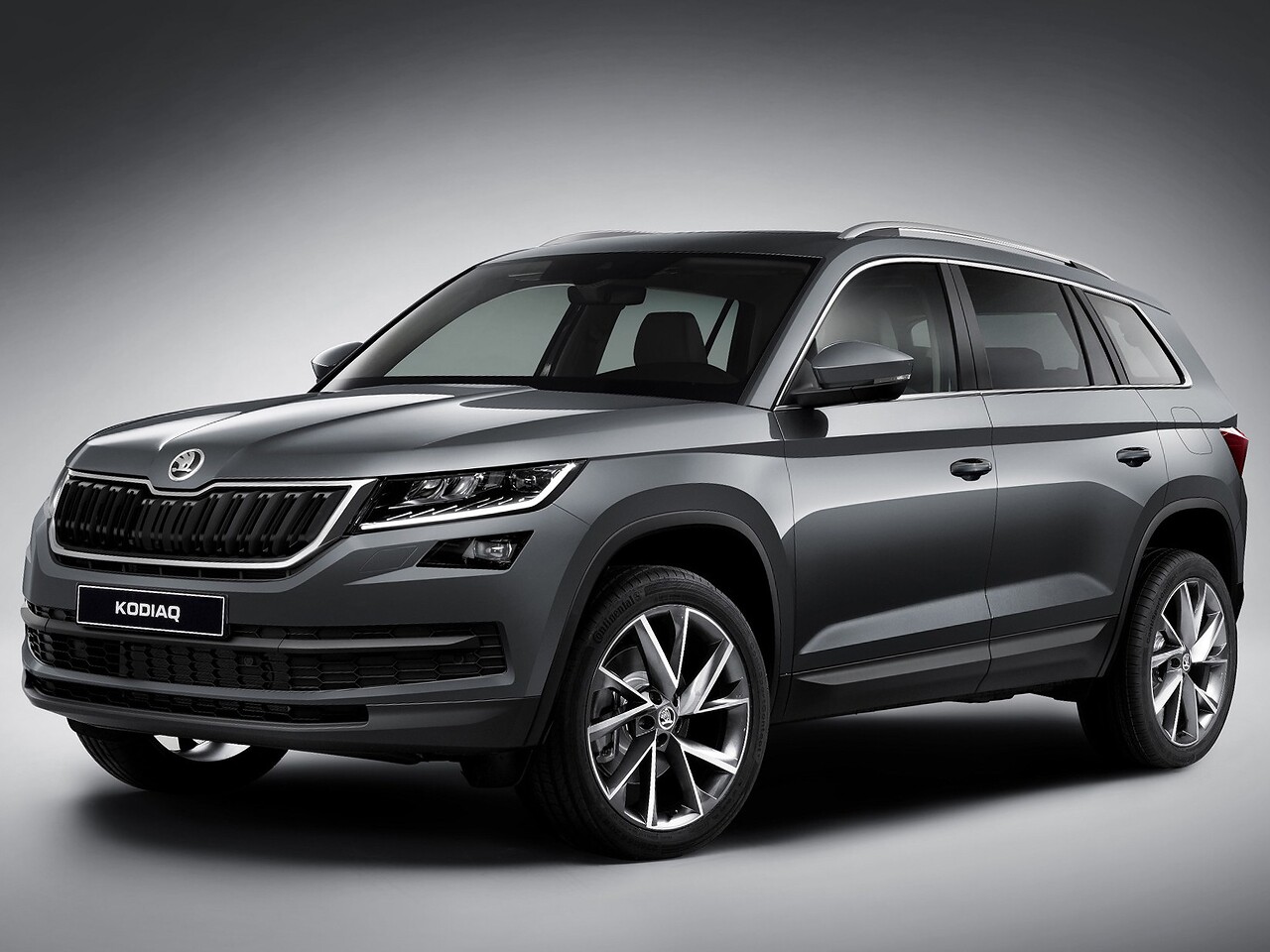 Skoda Kodiaq (I поколение, 2016 - 2022 г.в.): вид спереди сбоку