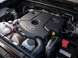 Toyota Fortuner внедорожник 2.7 MT Стандарт: двигатель