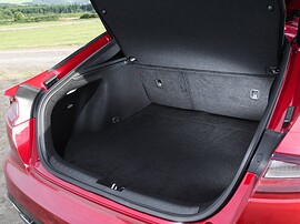 KIA Stinger (I поколение, 2017 - 2021 г.в.): багажник