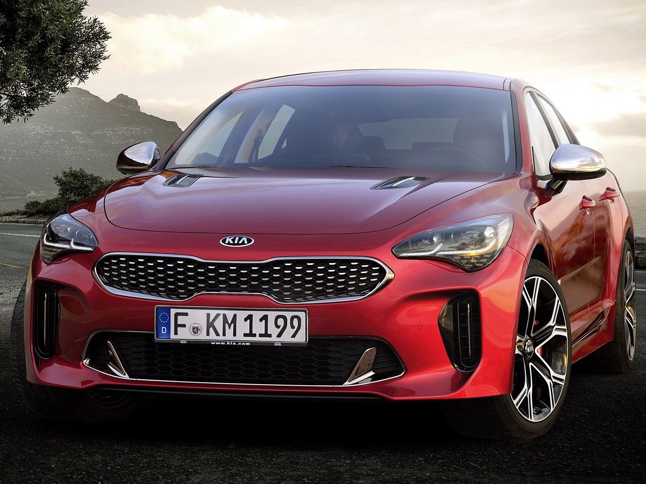 KIA Stinger (I поколение, 2017 - 2021 г.в.): вид спереди