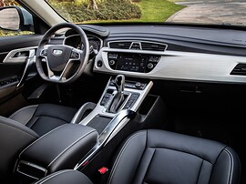 Geely Atlas 2.4 AT Люкс: салон