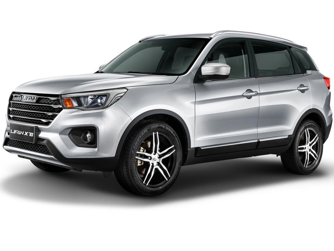 Lifan X70 (I поколение, 2017 - 2020 г.в.): вид спереди сбоку