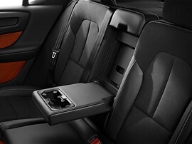 Volvo XC40 1.5 T3 AT Inscription: задний ряд сидений