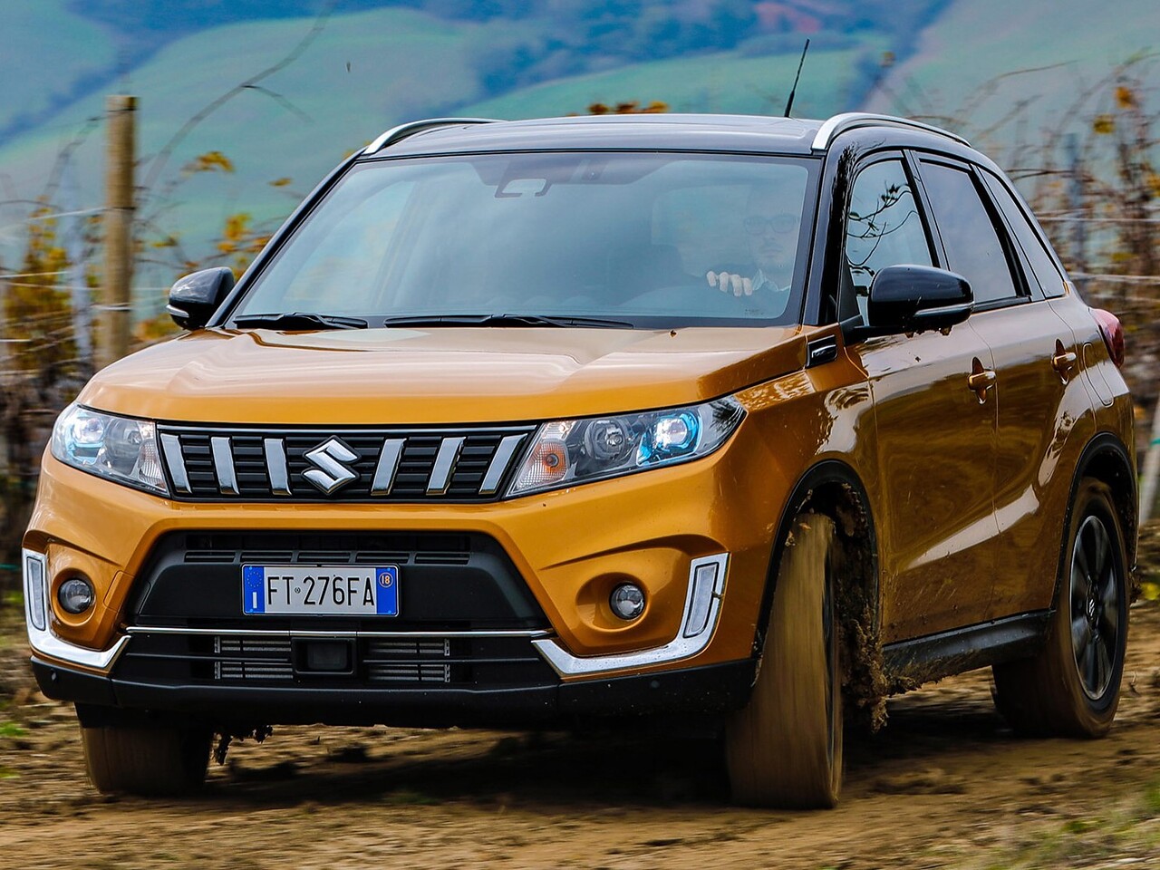 Suzuki Vitara 1.4 AT GLX: вид спереди сбоку