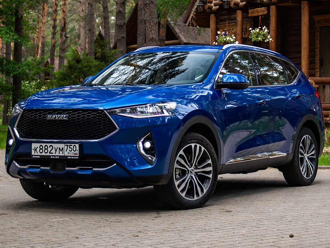 Haval F7 1.5 AT Elite: вид спереди сбоку