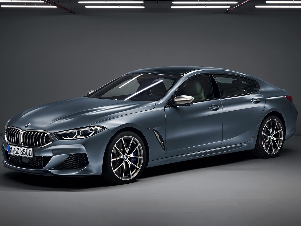 BMW 8-я серия Гран Купе 3.0 xDrive AT Базовая (840i): вид спереди сбоку