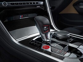 BMW M8 купе 4.4 AT Базовая: салон центральная консоль
