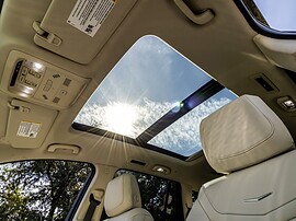 Cadillac XT6 2.0 AT Sport: салон, панорамная крыша