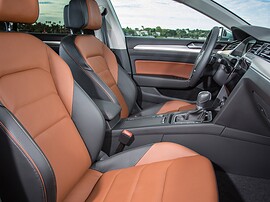 Volkswagen Arteon (I поколение, 2017 - 2020 г.в.): салон, передние сиденья