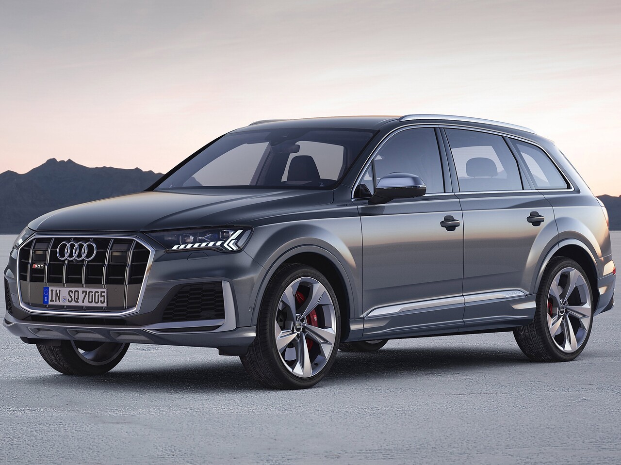 Audi SQ7 (I поколение рестайлинг, 2019 - 2021 г.в.): вид спереди сбоку