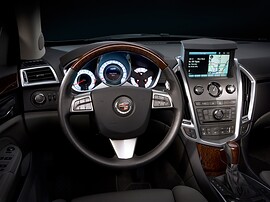 Cadillac SRX (II поколение, 2010 - 2014 г.в.): Руль и подсвечённая приборная панель