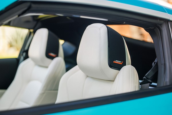 Nissan представила концепт Z Kaze: передние сиденья