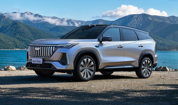 Geely вывела на рынок новый Boyue L с гибридной версией