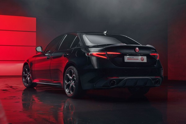 Alfa Romeo представила спецсерию Edizione Luna Rossa для четырех моделей