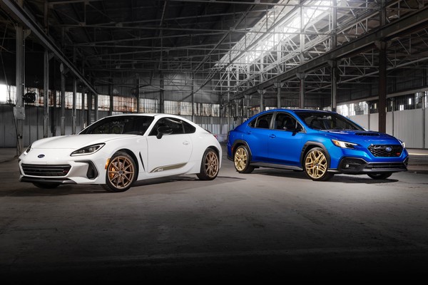 Subaru показала юбилейные WRX GD25 и BRZ ZC15