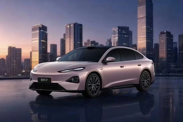 BYD показала второе поколение Seal 07: вид спереди сбоку