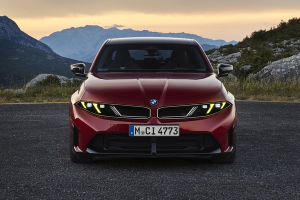 BMW показала новую «тройку»: вид спереди