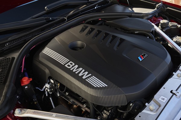 BMW показала новую «тройку»: подкапотное пространство