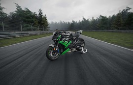 BMW M показала серию «100 Jahre Nürburgring» к столетию трассы: мотоцикл без обтекателя вид спереди сбоку на трассе