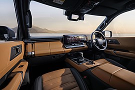 Новое поколение Mitsubishi Pajero показали в Токио: салон, передний ряд