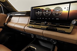 Новое поколение Mitsubishi Pajero показали в Токио: панель приборов и экран